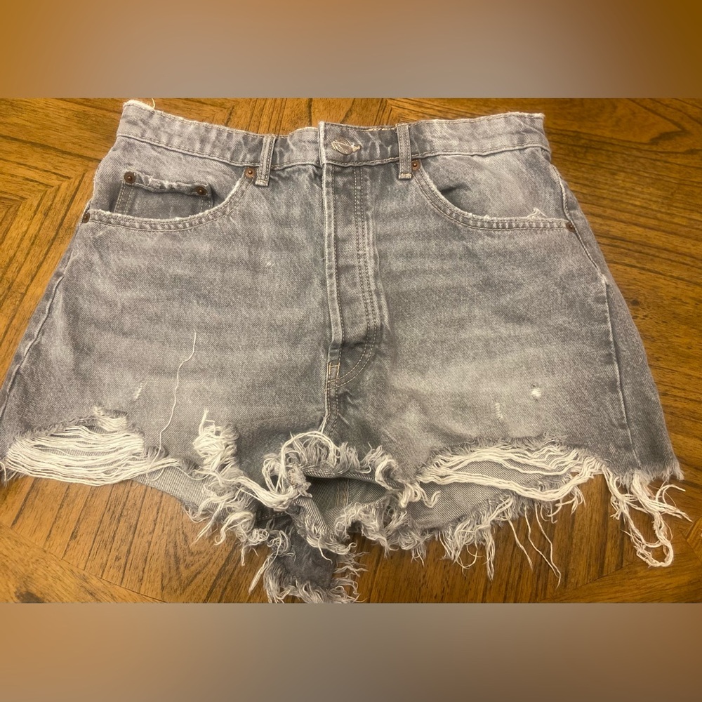 ZARA High Rise Gray Denim Shorts Frayed Distressed Size 10 Festival Shorts